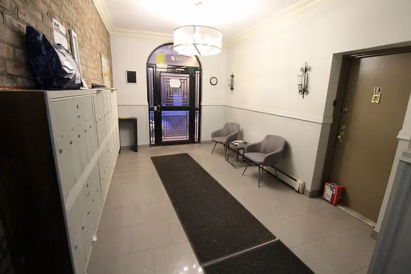 Rented by Blip LLC | media 33