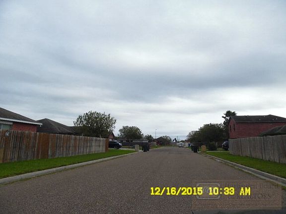 2nd image of 3014 Paradise Ave