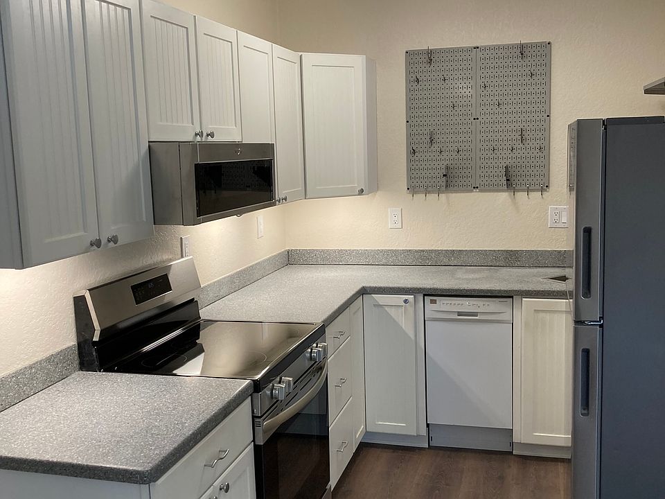 1st image of 510 NE 17th Ave APT 108