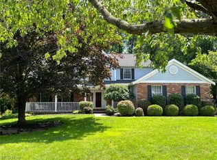 555 Quail Run Dr, Broadview Heights, OH 44147