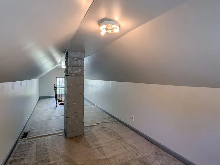 5540 Pine St — Photo 18