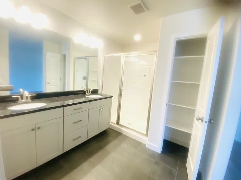 522 S 800 W — Photo 17