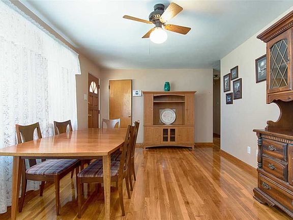 4th image of 9955 Northampton Dr
