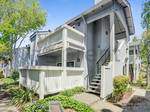 217 Schooner Ct