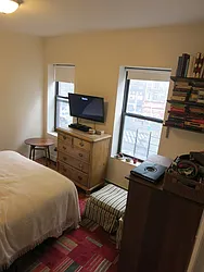 Rented by Century 21 New Golden Age Realty