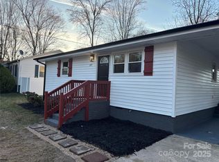 305 W Poplar St, Stanley, NC 28164