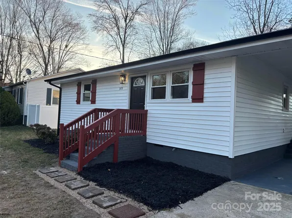 305 W Poplar St, Stanley, NC 28164
