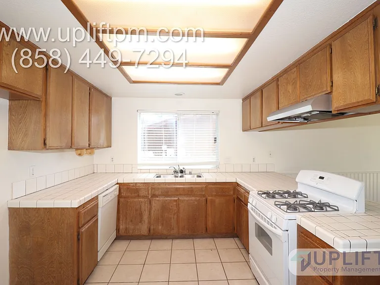15938 Caras Ct — Photo 4