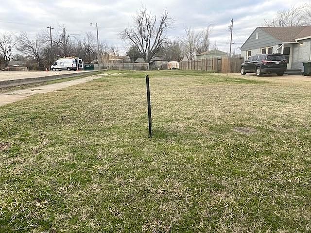 1st image of 521 Babb Dr