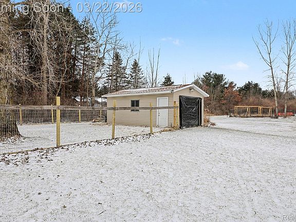 3rd image of 4458 Palms Rd