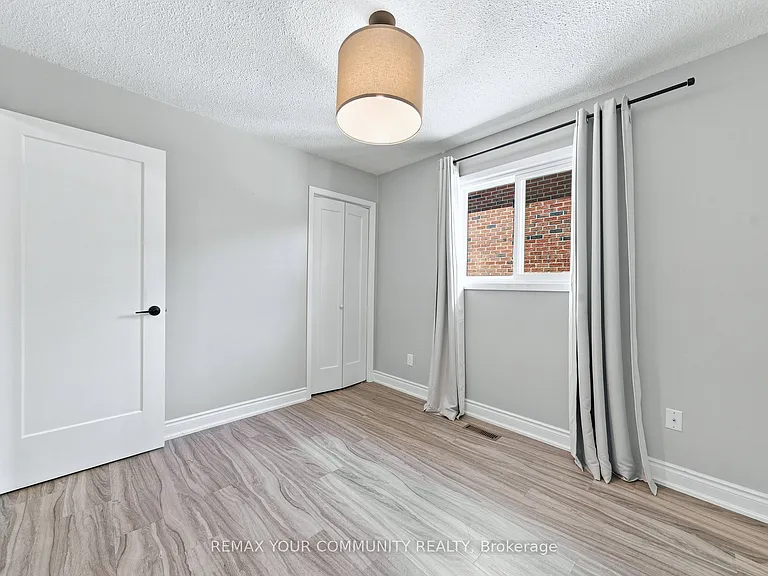 36 Roseville Dr #UPPER — Photo 22