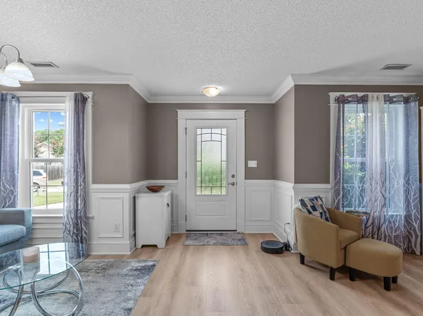 105 Lazy Days Ct, Apex, NC 27502