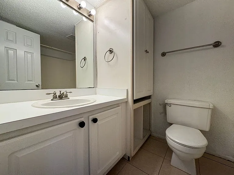 139 Oyster Bay Cir #130 — Photo 20