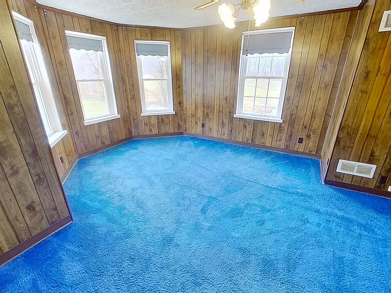 6250 Sterner Dr — Photo 7