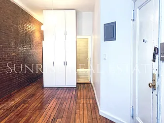 Rented by Sunrise Real Estate