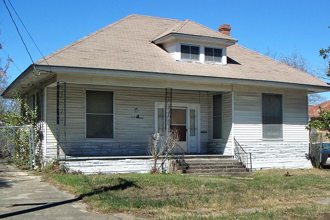 2nd image of 715 N Palmetto