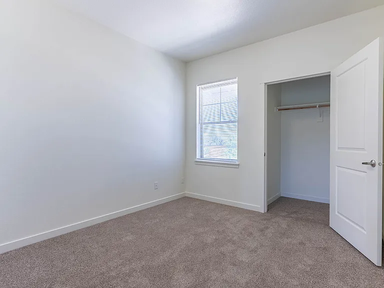 Riverplace Apartment Homes — Photo 27