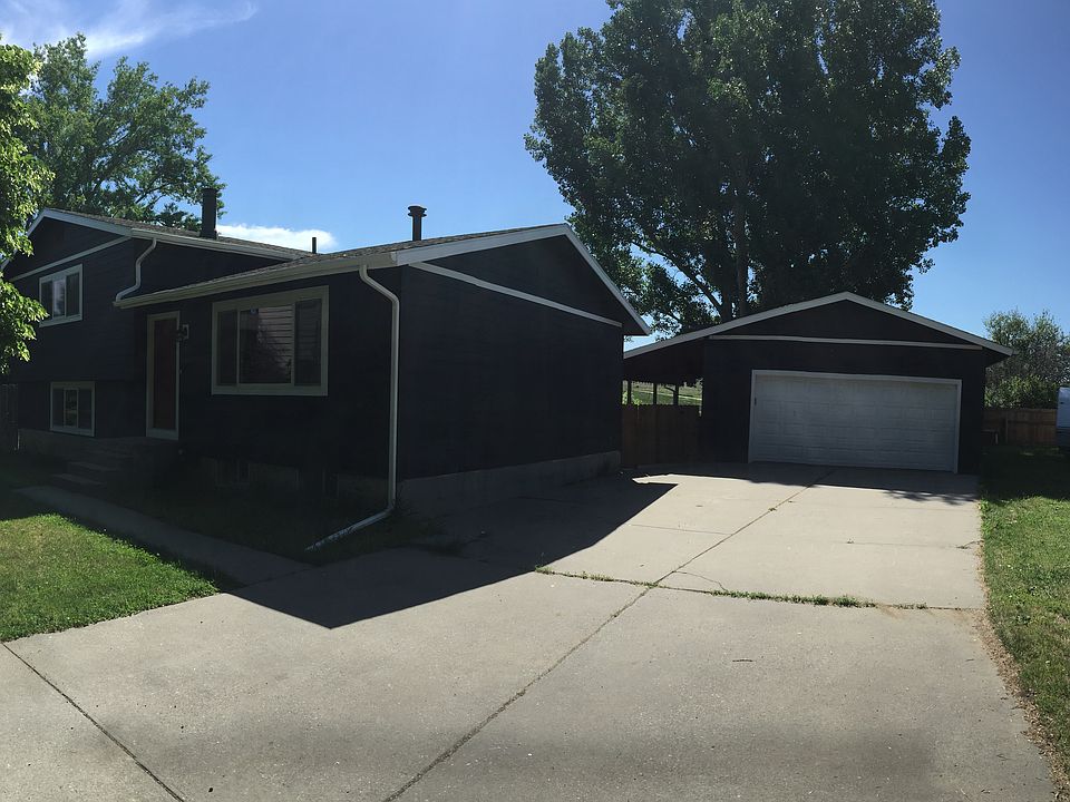 1st image of 325 Rolling Meadow Dr