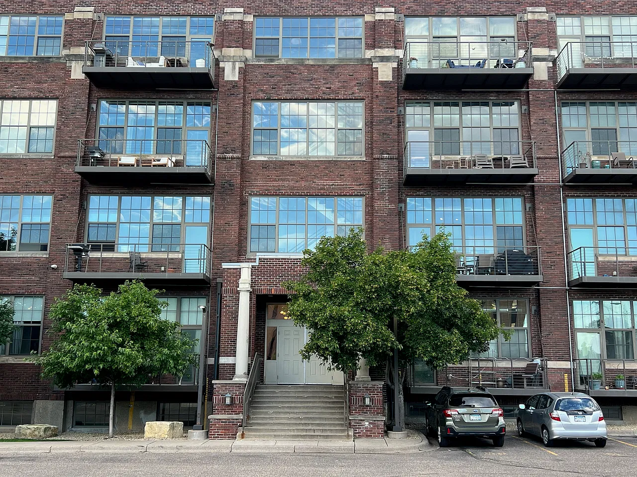 1 bed, 608 sqft, $1,300 — Photo 4