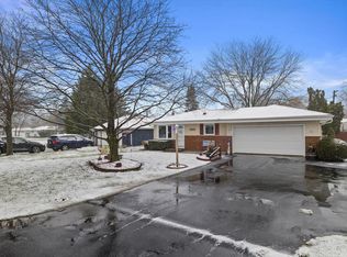 5465 S 114th St, Hales Corners, WI 53130