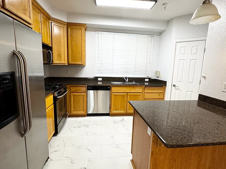 2001 Club Center Dr #7101 — Photo 8