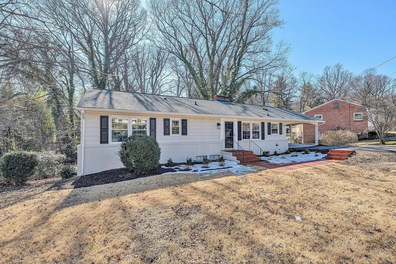 2031 Bridle Ln photo 1