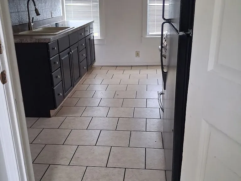 2302 W Vine St — Photo 3