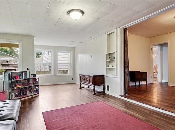 3rd image of 8811 Rainbow Ln