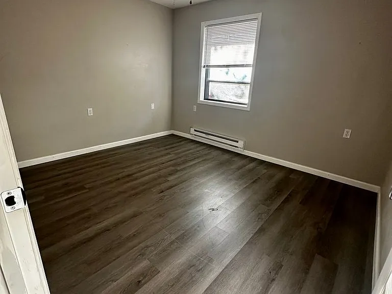 403 N Locust St — Photo 6
