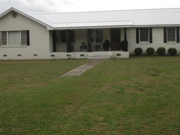 84 Comer Yawn Rd, Hazlehurst, GA 31539