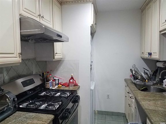 2nd image of 16-49 Utopia Pkwy #241