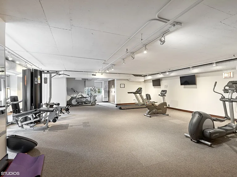 950 W Monroe St #901 — Photo 20