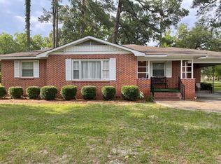 913 Golfview Dr, Waycross, GA 31501