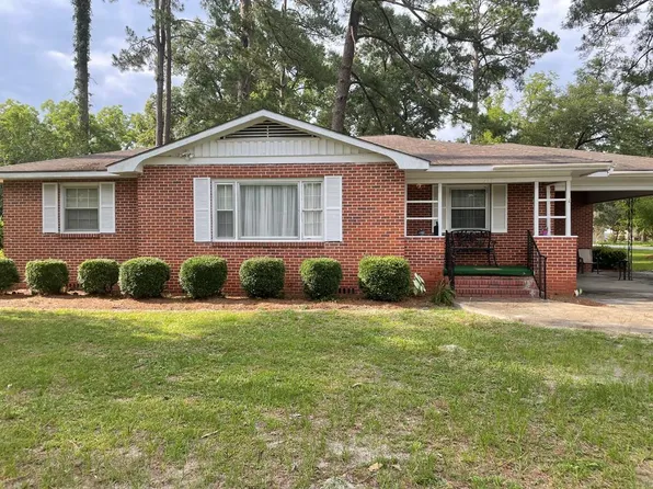913 Golfview Dr, Waycross, GA 31501