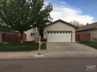 926 Cedarcrest Dr, Pueblo, CO 81005