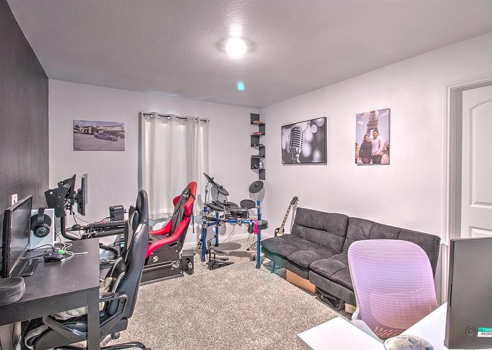 1st image of 115 Magnolia Dr #115