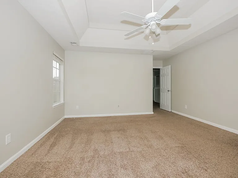 112 Garrison Ln — Photo 11