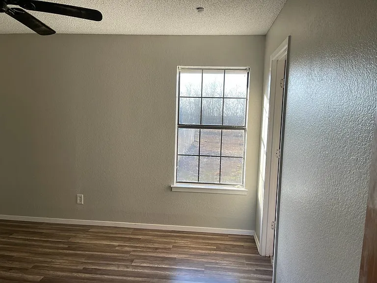 4112 FM 118 — Photo 9