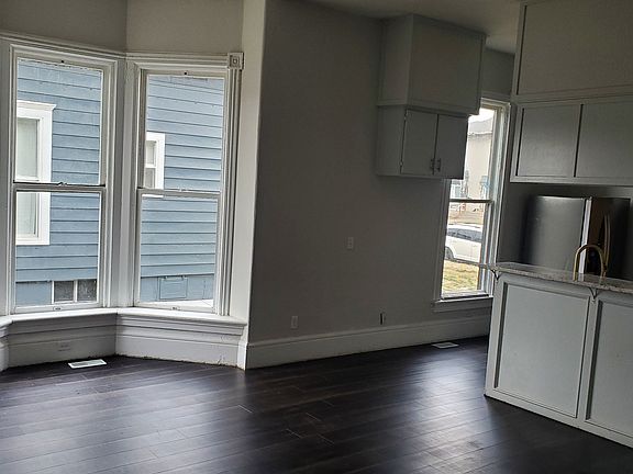 3rd image of 816 1st Ave #1