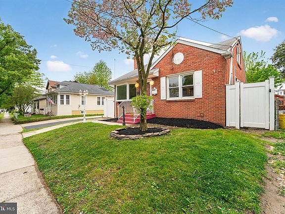 3rd image of 39 Reeger Ave