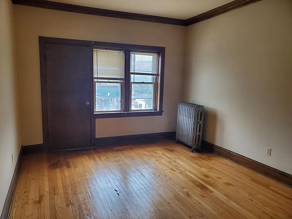 2nd image of 5938 N Broadway St #3NE
