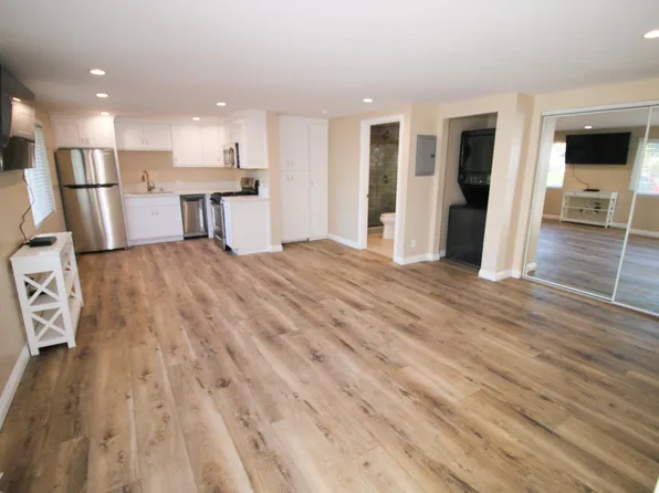 18562 Arminta St, Reseda, CA 91335