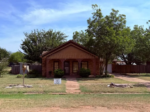 806 Childress Ave, Turkey, TX 79261