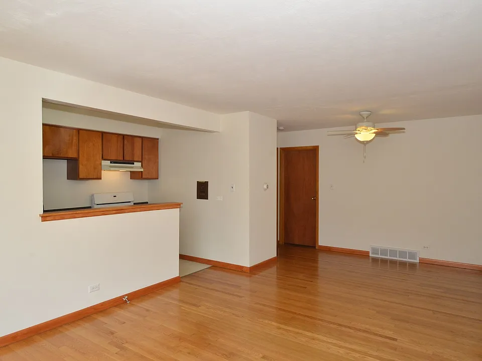 586B 1 BR/1 BA