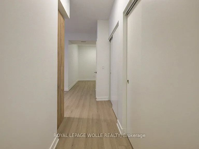 25 Wellington St S #2101 — Photo 4