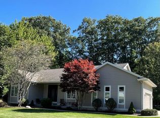 2355 S Hilltop Dr, Norton Shores, MI