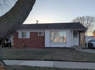 24223 Raven Ave, Eastpointe, MI 48021