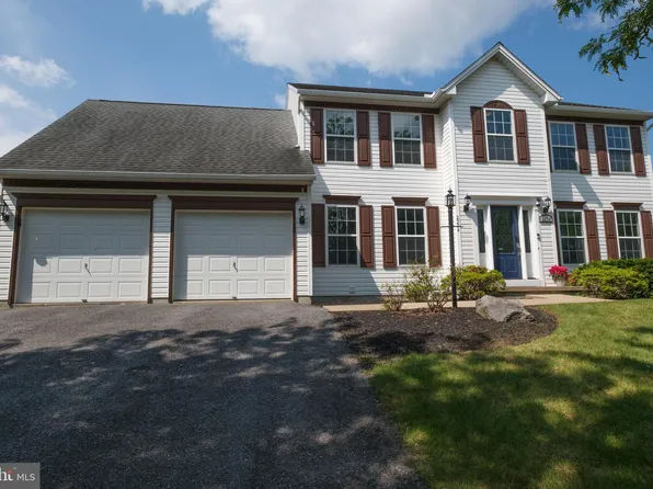 2274 Autumnwood Dr, State College, PA 16801