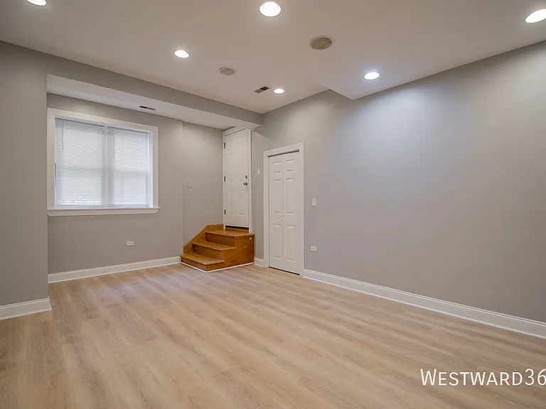 2036 W Arthur Ave #G — Photo 2