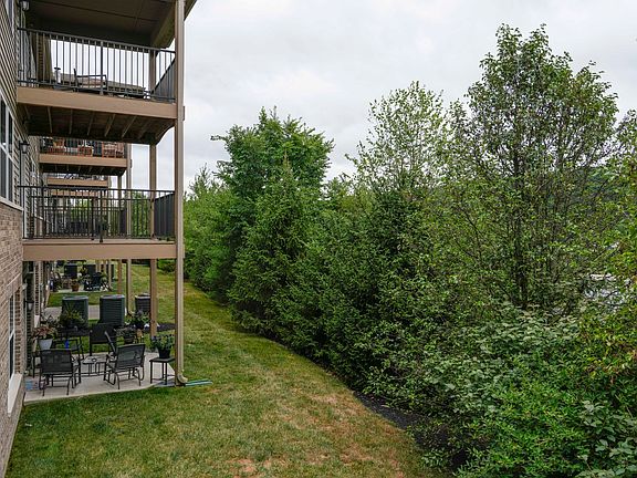 4th image of 2113 Rolling Hills Dr